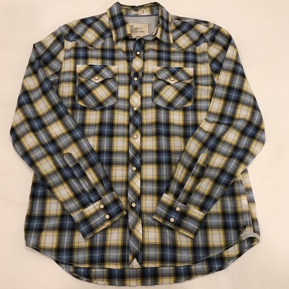 SOLD - American Eagle Shirt - Picture 4 of 6